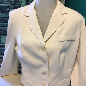 💥 2 for $20 EUC Identity White Blazer💥